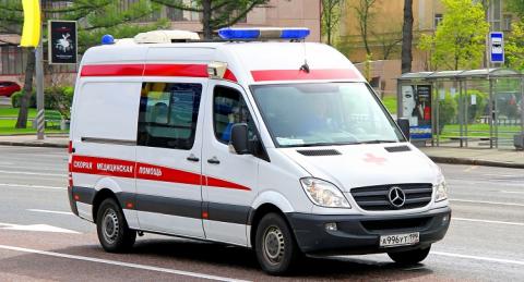 Двое малолетних детей задохнулись в салоне автомобиля