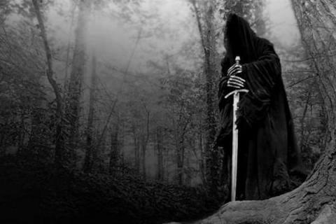 В Псковской области появились леденящие душу монахи-призраки – очевидцы В Псковской области появились леденящие душу монахи-призраки – очевидцы