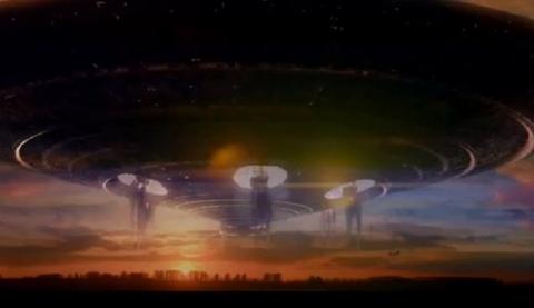 «Инопланетный червь» возник в небе над Калифорнией