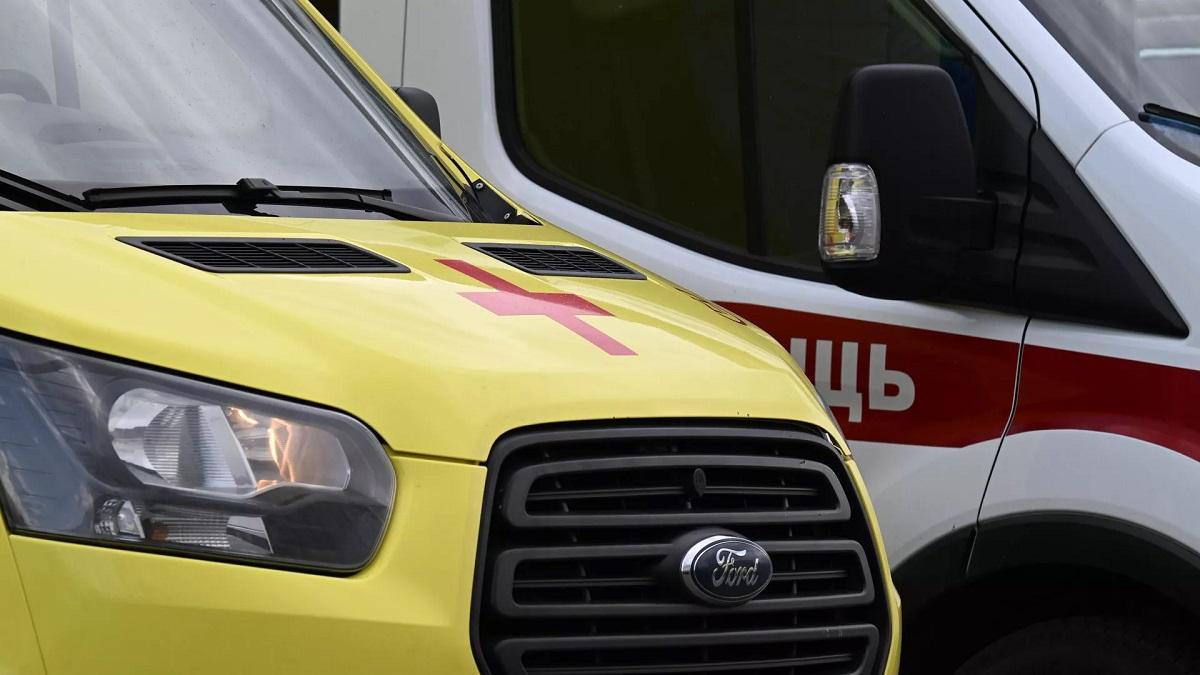 В Екатеринбурге врачи спасли мужчину с тяжелыми ожогами после ошибки в бане Автомобили скорой помощи