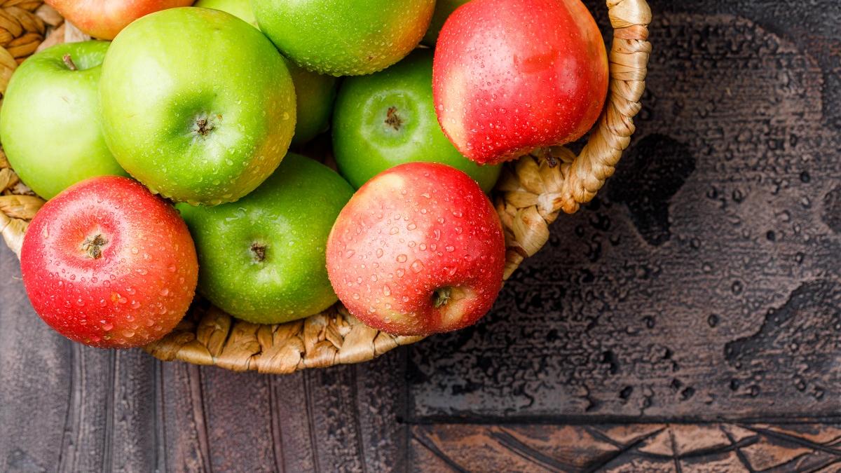 Яблоки корзина