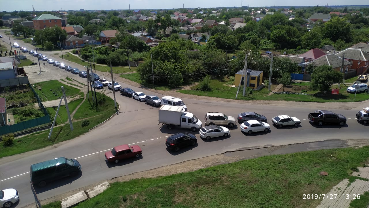 По знаменитому переезду в Тимашевске пустят поезда на Крым