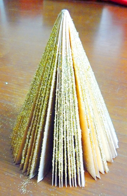 Ёлка из подручных средств